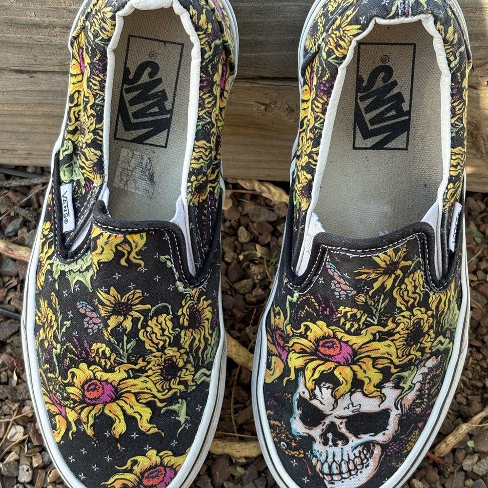 Women’s size 7 Vans Black and Yellow sunflower/sugar Skull Slip-On Sneakers
